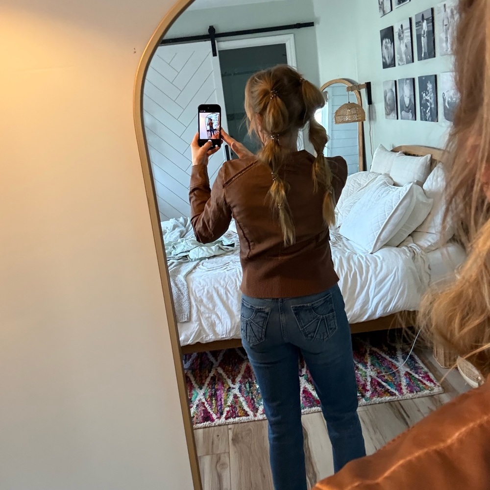 Women's Brown Leather Jacket - Picture 6 of 14